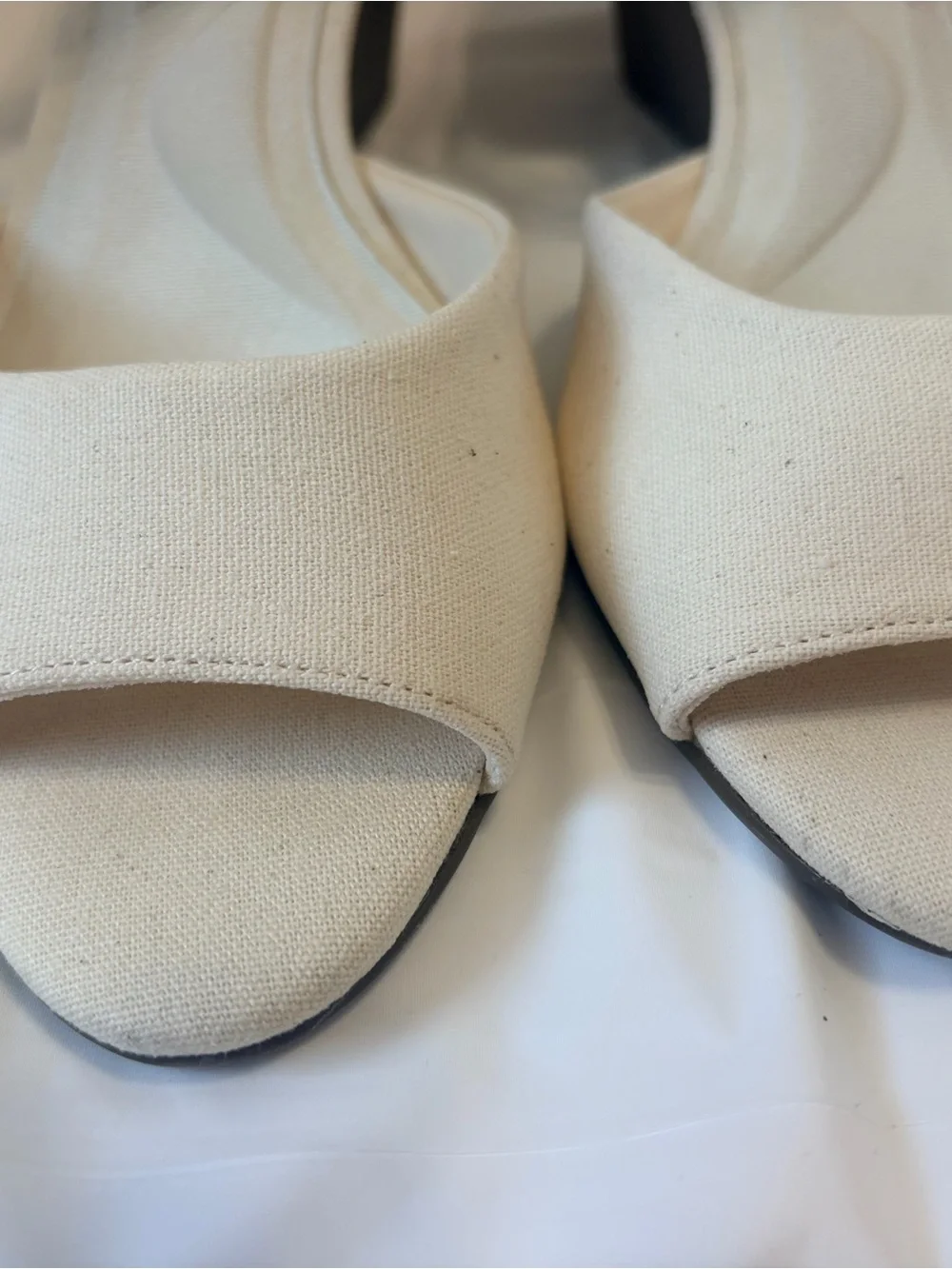 Anne Klein iFlex Tatiana Women's Cream Wedge Sandal 7.5